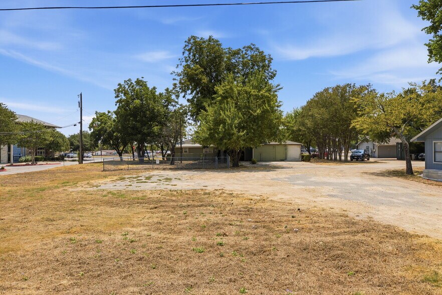 More Photos Of 208 E Hwy 79 St, Hutto Daycare Center For Lease