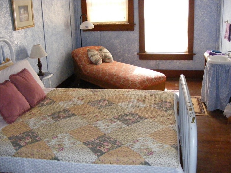 More Photos Of 306 W Aspen Ave, Crosbyton Hotel For Sale