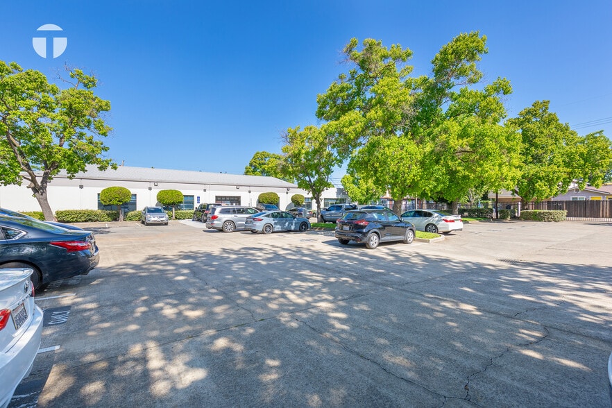 More Photos Of 2331 Alhambra Blvd, Sacramento Medical For Lease