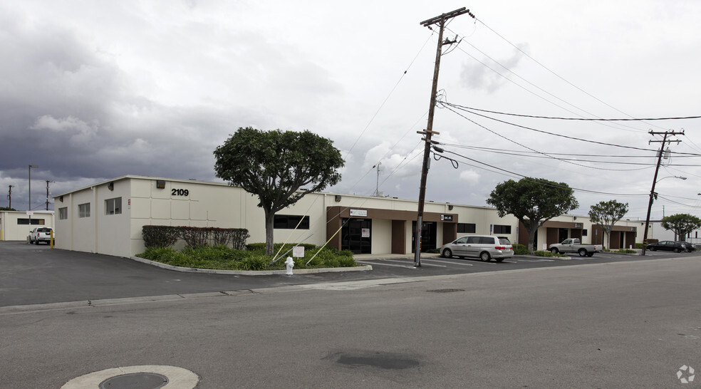 Primary Photo Of 2109 S Wright St, Santa Ana Light Manufacturing For Lease