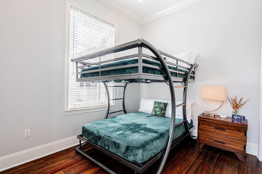 More Photos Of 1201 Baronne St, New Orleans Hotel For Sale