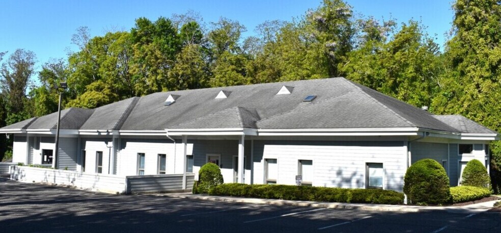 More Photos Of 118 N Country Rd, Port Jefferson Medical For Sale