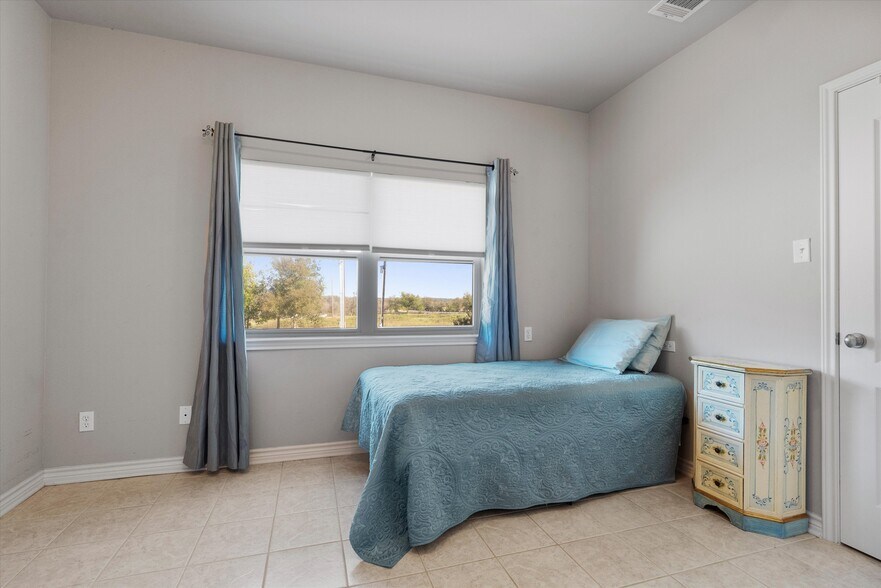 More Photos Of 1092 FM 3000, Elgin Specialty For Sale