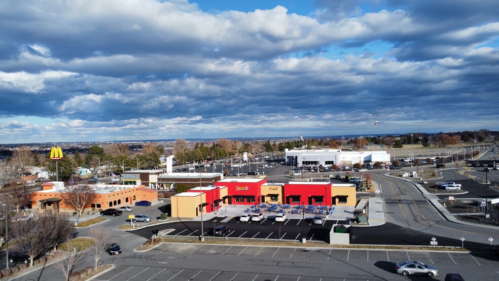 Primary Photo Of 6494 W Skagit, Kennewick Restaurant For Lease