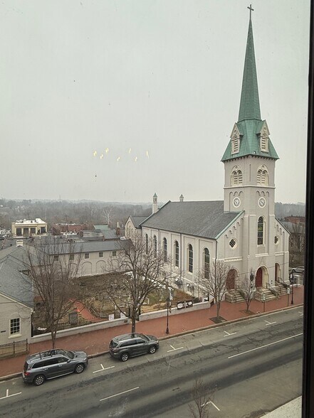 More Photos Of 904 Princess Anne St, Fredericksburg Office For Lease