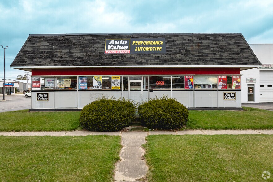 More Photos Of 1111 W Chicago Blvd, Tecumseh Storefront Retail Office For Sale