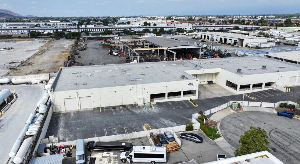 More Photos Of 169 W Mindanao St, Bloomington Distribution For Sale