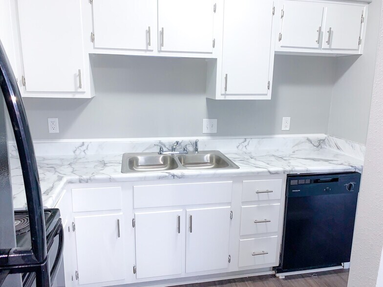 More Photos Of 2505 E 10th St, Anderson Apartments For Sale