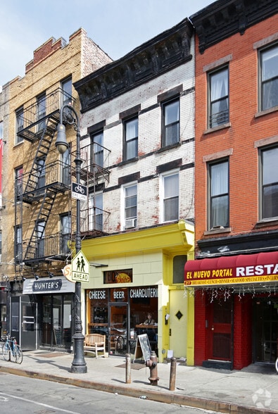 Primary Photo Of 215 Smith St, Brooklyn Storefront Retail Residential For Lease