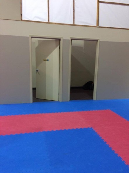 More Photos Of 570 Bryne Dr, Barrie Light Distribution For Lease