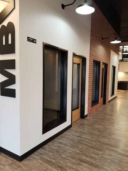 More Photos Of 550 S Main St, Lebanon Office For Sale