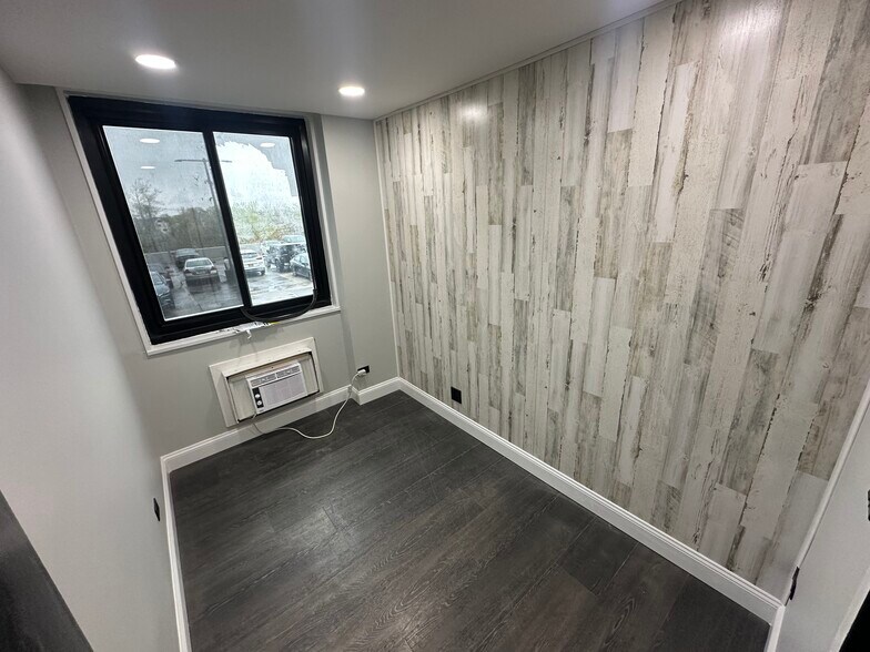 More Photos Of 711A-711D Seagirt Ave, Far Rockaway Coworking Space