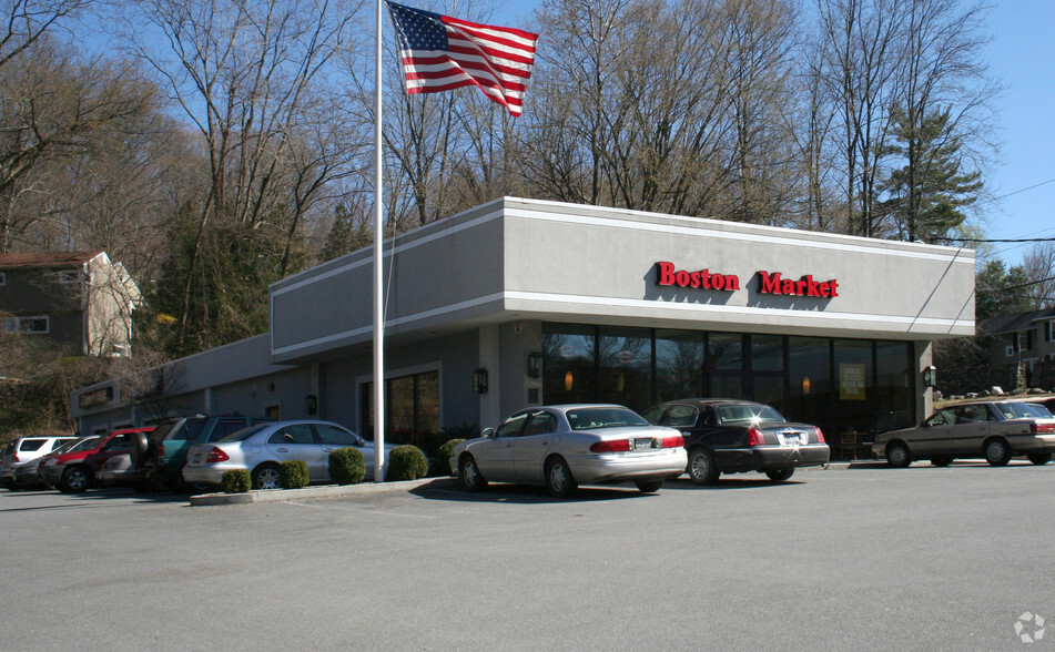 Primary Photo Of 130 N Bedford Rd, Mount Kisco Fast Food For Lease