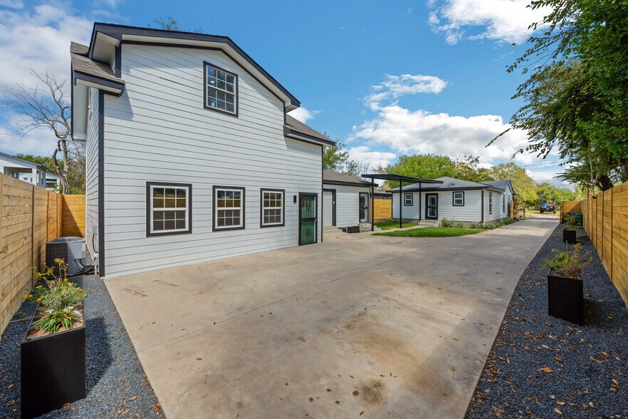 More Photos Of 6111 Atwood St, Austin Multifamily For Sale