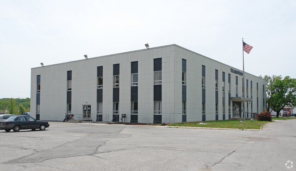 More Photos Of 4501 Emanuel Cleaver II Blvd, Kansas City Office Residential For Sale