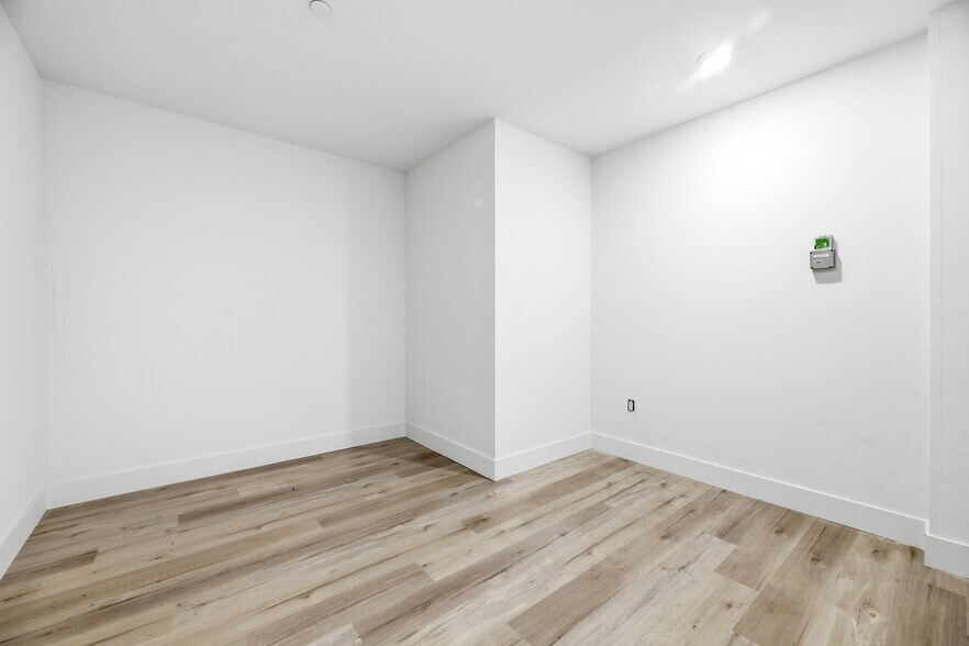 More Photos Of 744 S Mariposa Ave, Los Angeles Apartments For Sale