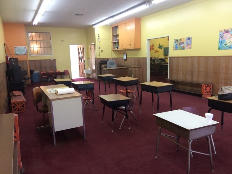 More Photos Of 12065 Paramount Blvd, Downey Storefront For Lease