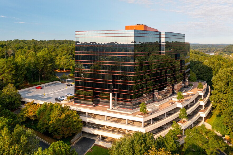 More Photos Of 9040 Roswell Rd, Atlanta Office For Lease