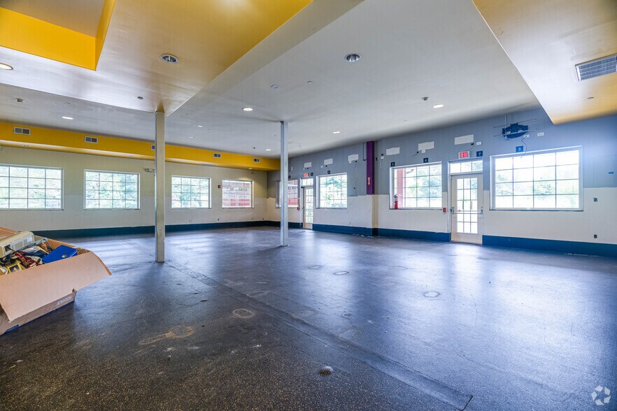 More Photos Of 22 US Highway 6, Port Jervis General Retail For Lease
