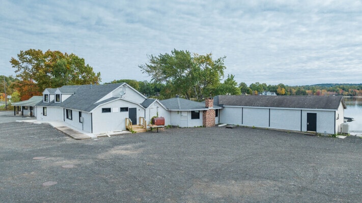More Photos Of 141 Congamond Rd, Southwick Restaurant For Lease