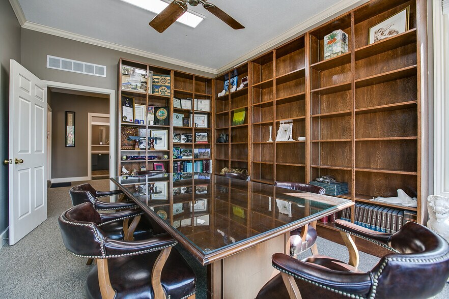 More Photos Of 421 W Concho Ave, San Angelo Office For Lease