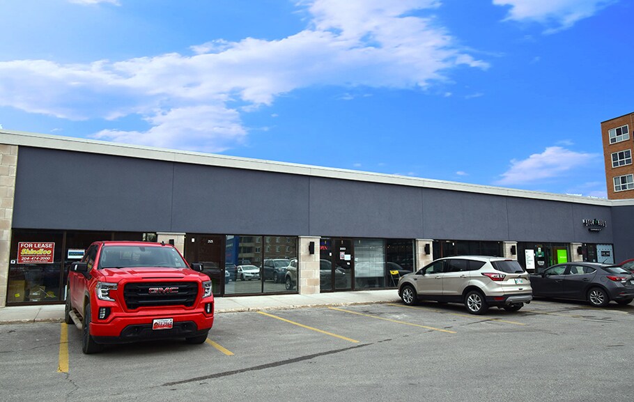 More Photos Of 2517-2525 Portage Ave, Winnipeg General Retail For Lease