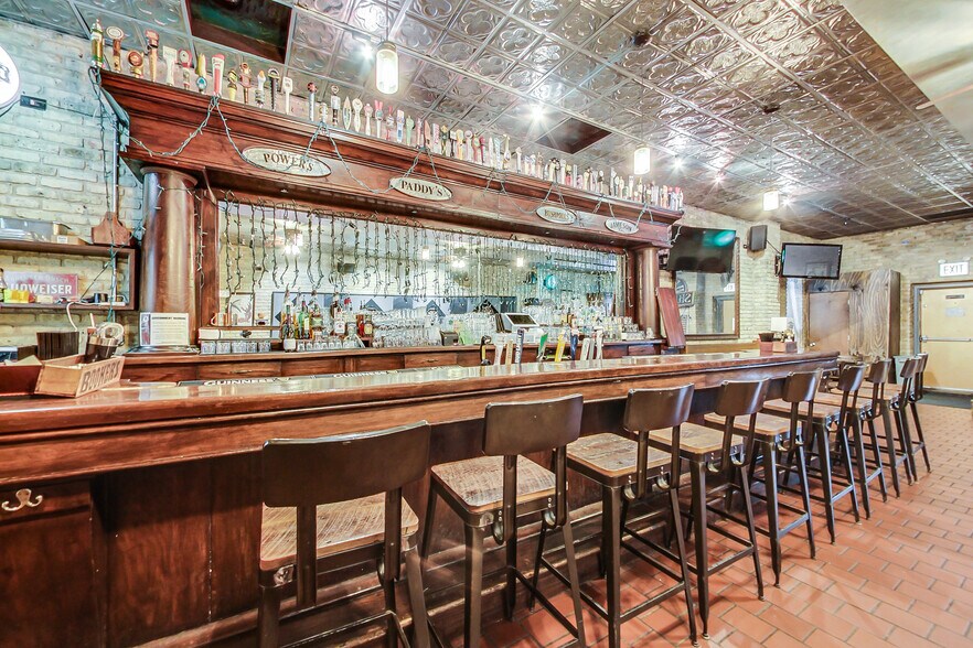 More Photos Of 2723 N Halsted St, Chicago Bar For Sale