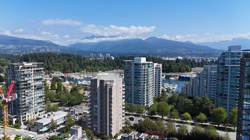 More Photos Of 1725 Robson St, Vancouver Storefront Retail Office For Sale