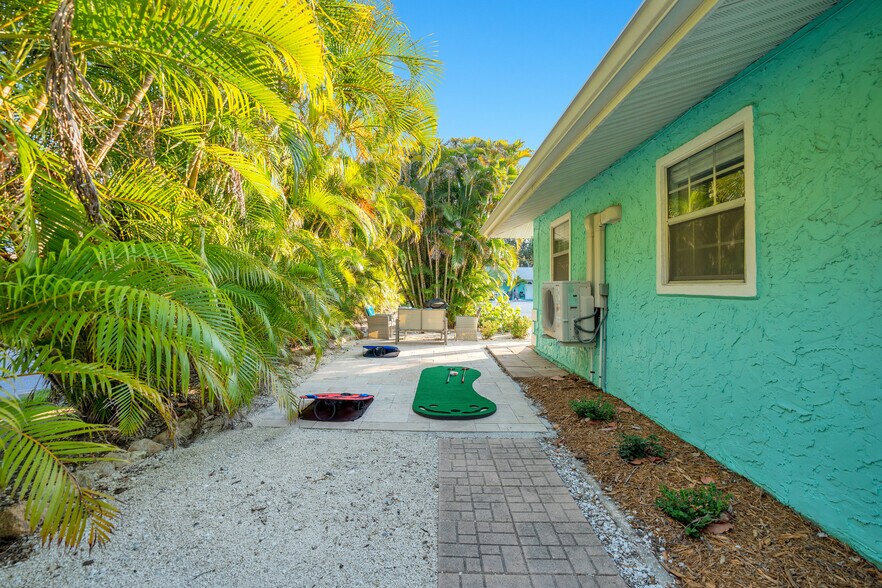 More Photos Of 571 Saint Judes Dr, Longboat Key Apartments For Sale