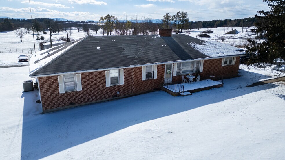 More Photos Of 300 National Ave, Staunton Land For Lease