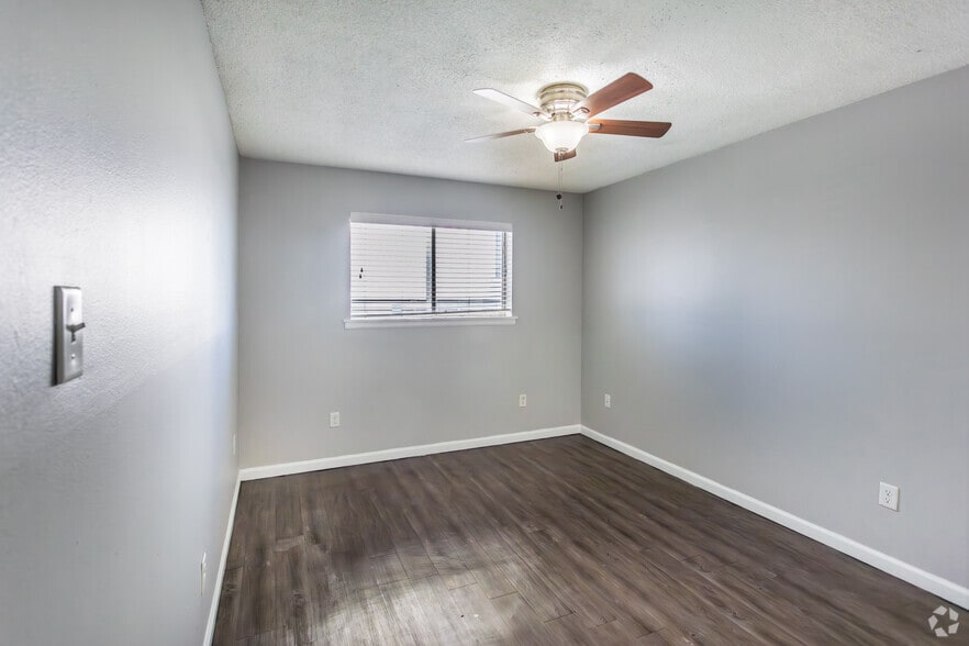 More Photos Of 199 S McLean Blvd, Memphis Apartments For Sale