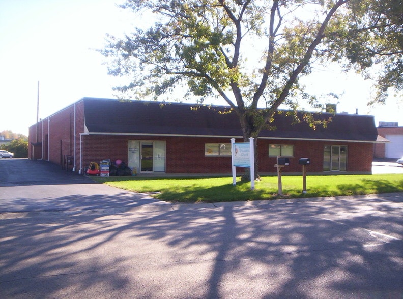 More Photos Of 118-126 Westpark Rd, Centerville Warehouse For Lease