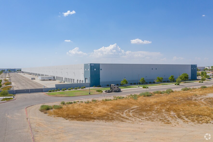 More Photos Of 8585 W Buckeye Rd, Phoenix Distribution For Lease