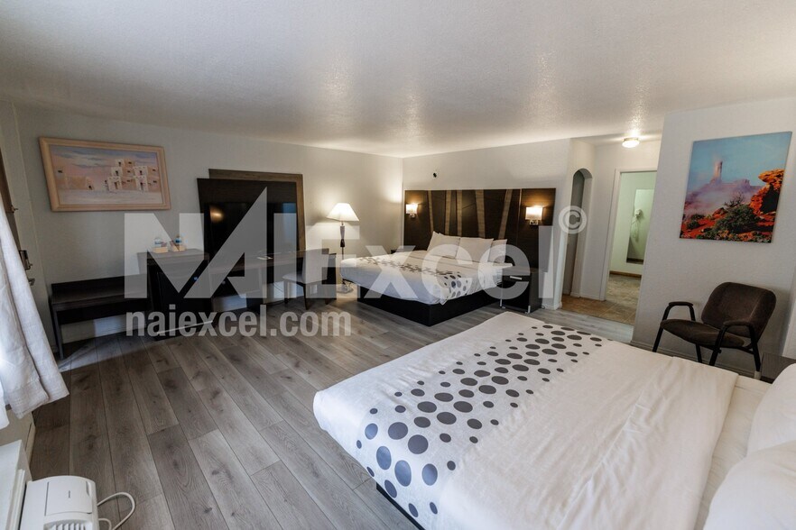 More Photos Of 1075 S Highway 191, Moab Hotel For Sale