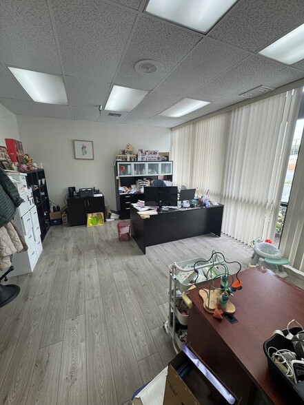 More Photos Of 950 W Central Ave, Brea Warehouse For Sale