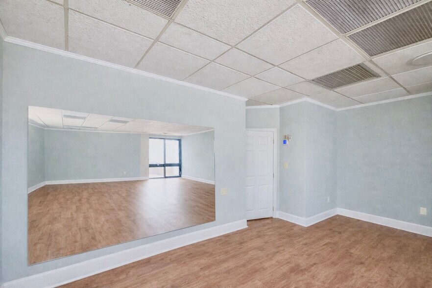 More Photos Of 1419 Leighton Ave, Anniston Office For Lease