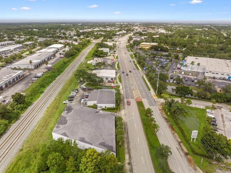 More Photos Of 675 US Highway 1, Vero Beach Warehouse For Lease