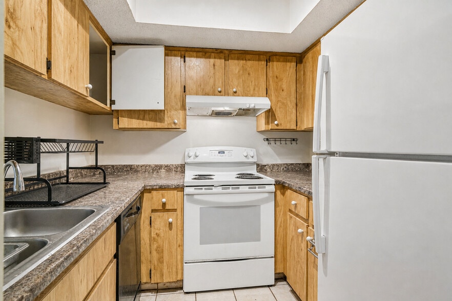More Photos Of 3132 Bloomingdale Villas Ct, Brandon Apartments For Sale