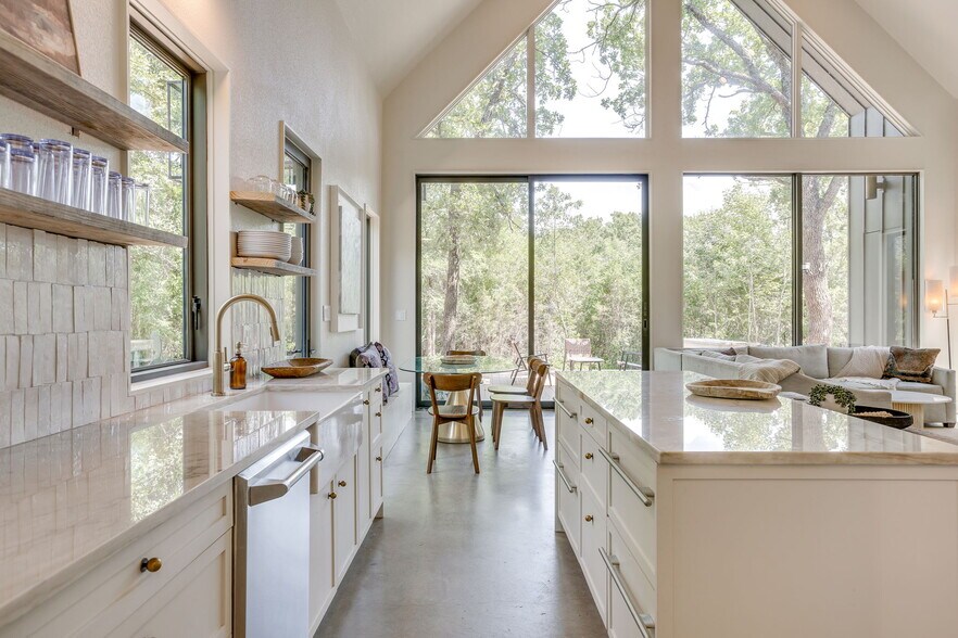 More Photos Of 6725 Rollins Rd, Granbury Specialty For Sale