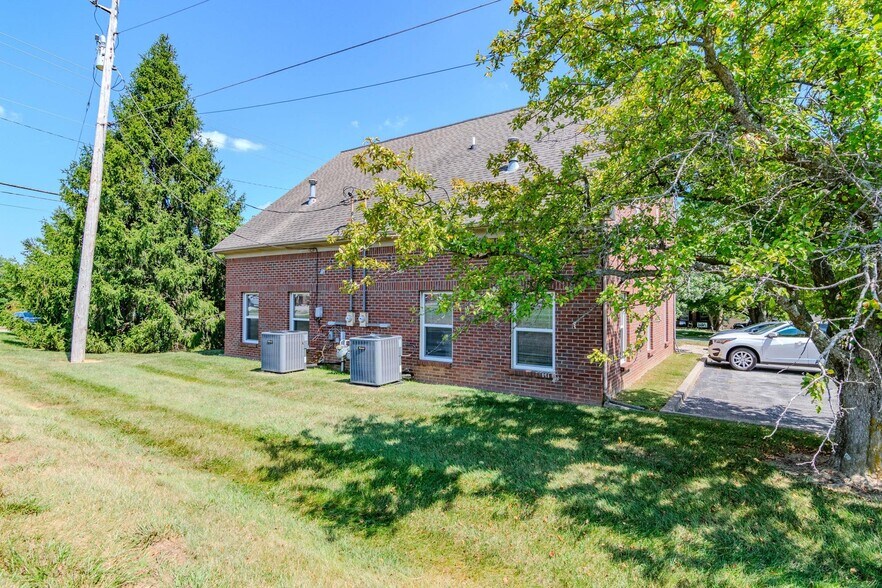 More Photos Of 100-102 Consumer Ln, Frankfort Office For Sale