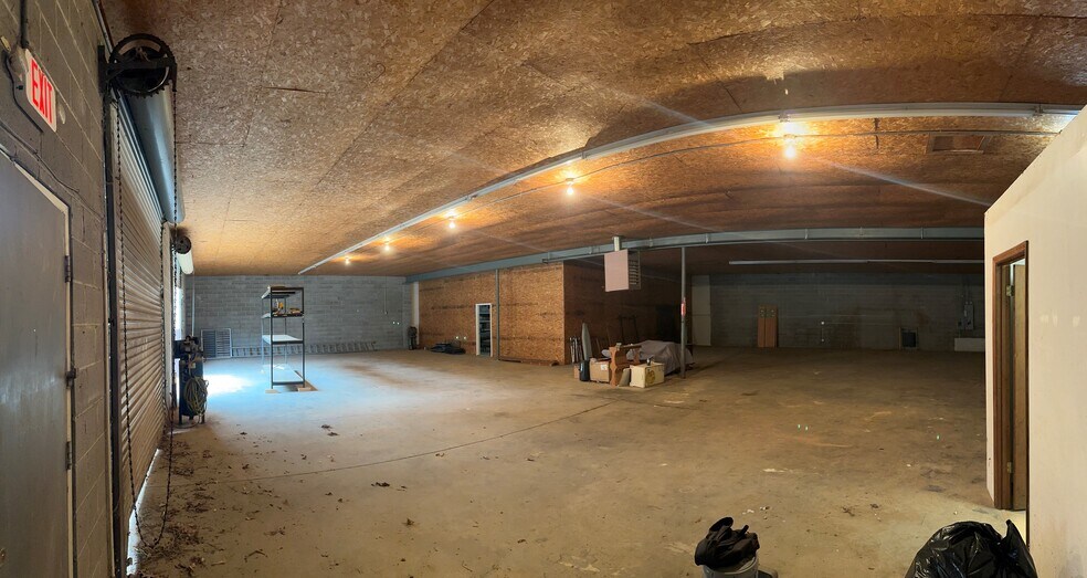 More Photos Of 9151-9157 Hazelbrand Rd, Covington Industrial For Lease