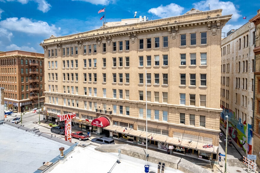 More Photos Of 118 Broadway St, San Antonio Office For Lease