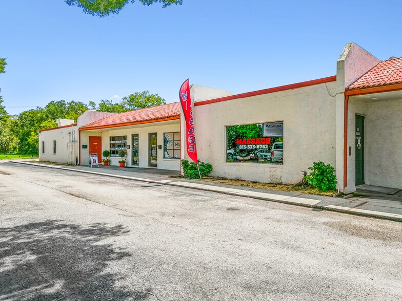 More Photos Of 102 Flagship Dr, Lutz Storefront Retail Office For Lease