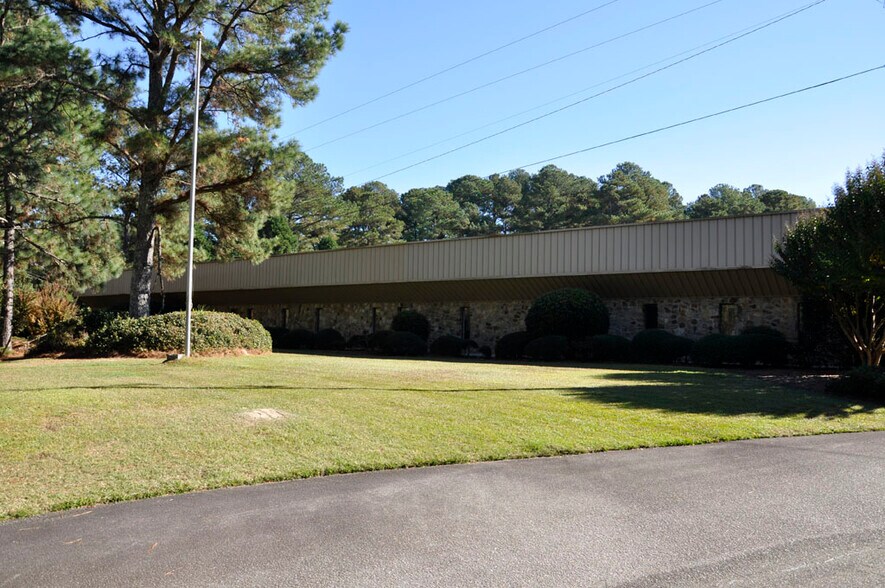 More Photos Of 845 Valley View Rd, Southern Pines Industrial For Sale