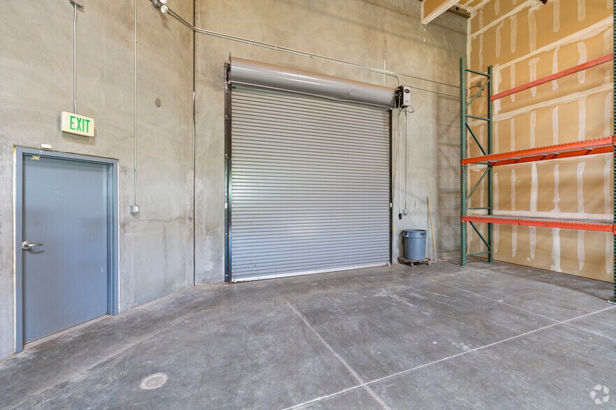 More Photos Of 64 Union Way, Vacaville Light Distribution For Lease