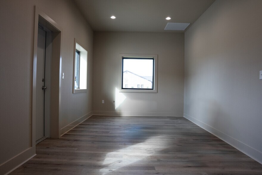 More Photos Of 8490 Industrial Pky, Beaumont Industrial For Lease
