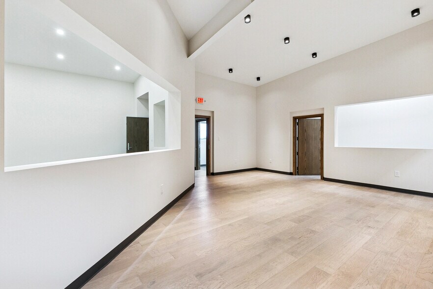 More Photos Of 8411 Parc Pl, Chalmette Office For Sale