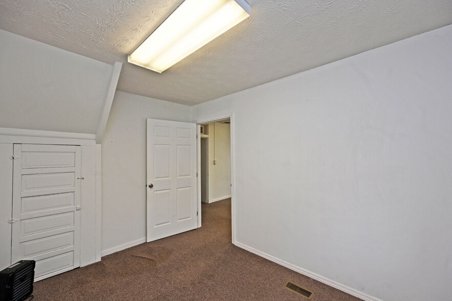 More Photos Of 9101 N Dixie Dr, Dayton Storefront Retail Office For Sale