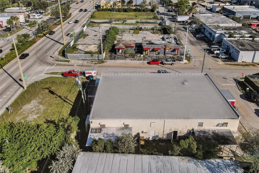 More Photos Of 5960-5992 SW 23rd St, West Park Showroom For Sale