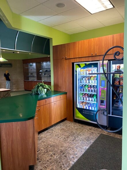 More Photos Of 1800-1850 E Merritt Island Cswy, Merritt Island Auto Dealership For Sale